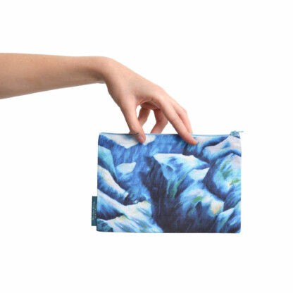 Pochette à zip paysage Cascade bleu en coton et lin – Image 4