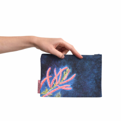 Pochette zippée bleu et rose en coton en lin - Fleur - Tamaris – Image 4