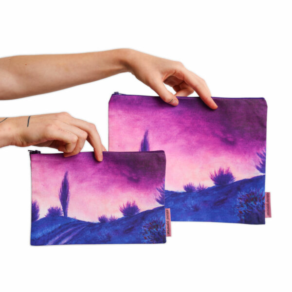 Pochette à zip en tissu avec paysage de campagne au crépuscule violet